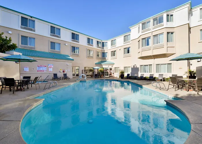 Holiday Inn Express & Suites Elk Grove Central - Hwy 99 By Ihg